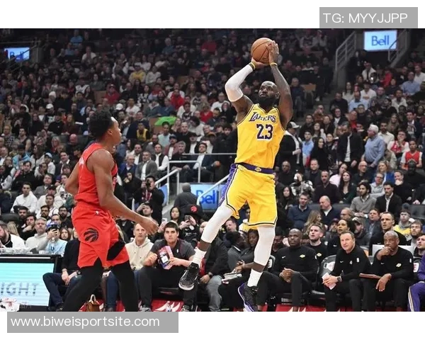 八村塁绝杀前里夫斯强攻扳平比分回防怒喷裁判展现巨星气质