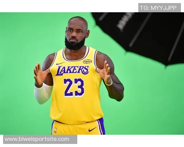 詹姆斯强调团队合作的重要性以身作则激励队友共同进步