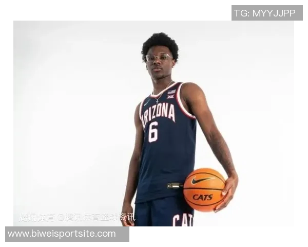 布莱斯前场篮板补篮詹姆斯兴奋转发赛场瞬间赞叹6号表现出色