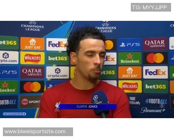 柯蒂斯琼斯在欧冠中展现出92传球成功率成为中场球员第三高的表现